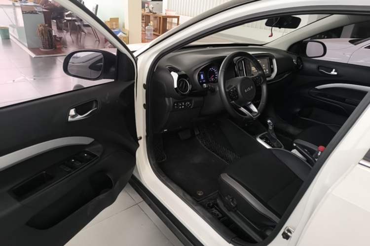 Used Kia kx1 Stonic 2021 1.4L CVT Sunroof Model Driver Seat