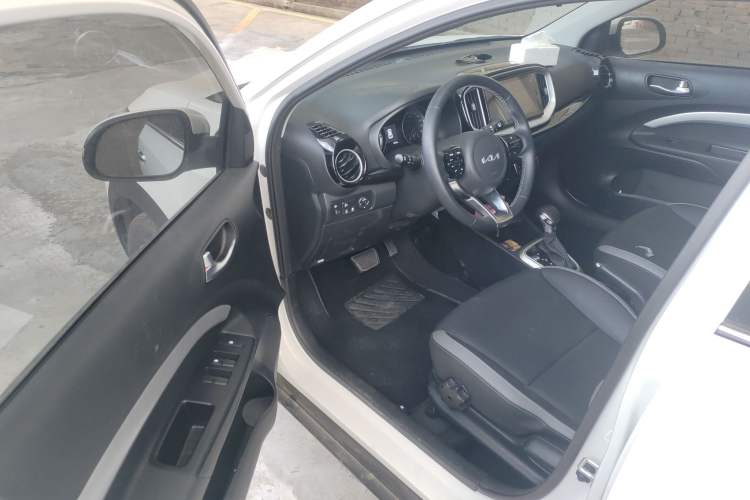 Used Kia kx1 Stonic 2021 1.4L CVT Fun Edition Driver Seat