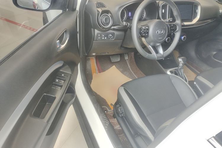 Used Kia kx1 Stonic 2021 1.4L Automatic Fun Edition Driver Seat