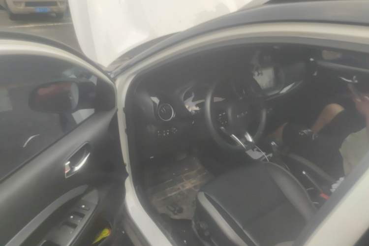 Used Kia kx1 Stonic 2021 1.4L CVT Sunroof Model Driver Seat