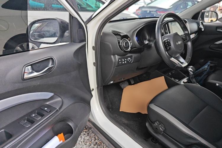 Used Kia kx1 Stonic 2021 1.4L CVT Sunroof Model Driver Seat