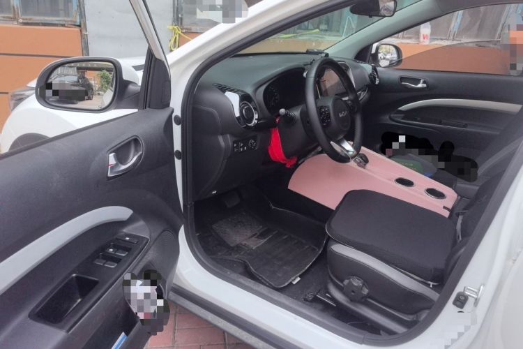 Used Kia kx1 Stonic 2021 1.4L Automatic Fun Edition Driver Seat