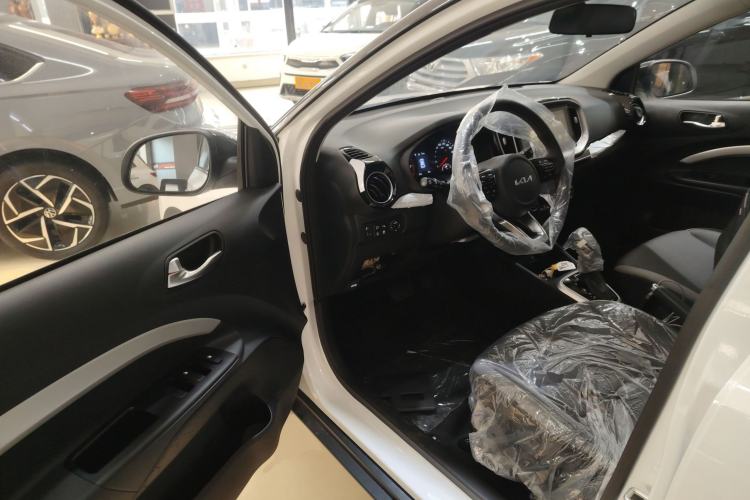 Used Kia kx1 Stonic 2021 1.4L CVT Sunroof Model Driver Seat