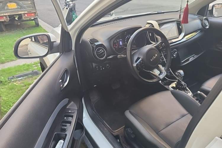 Used Kia kx1 Stonic 2021 1.4L CVT Fun Edition Driver Seat