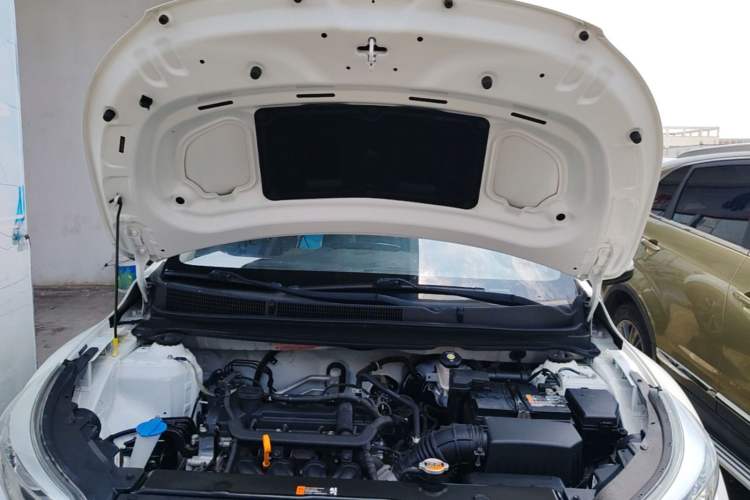 Used Kia kx1 Stonic 2021 1.4L CVT Fun Edition Engine Bay