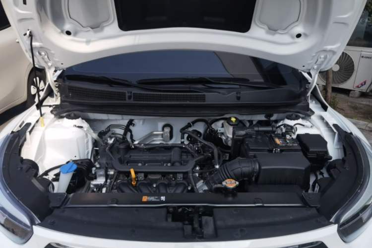 Used Kia kx1 Stonic 2021 1.4L CVT Fun Edition Engine Bay