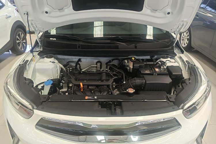 Used Kia kx1 Stonic 2021 1.4L CVT Fun Edition Engine Bay