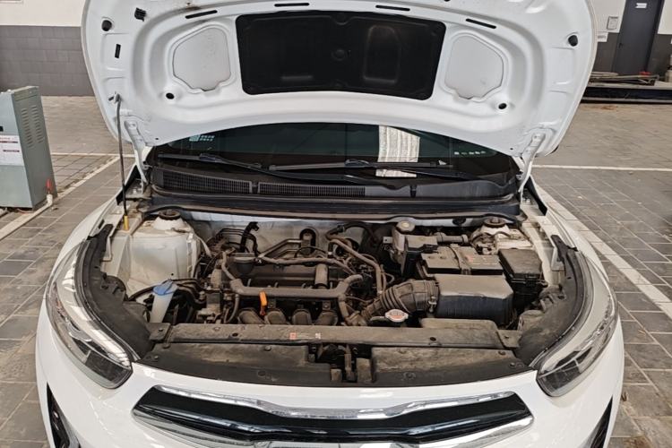 Used Kia kx1 Stonic 2021 1.4L CVT Fun Edition Engine Bay