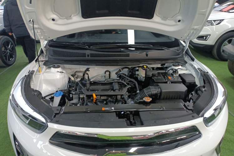 Used Kia kx1 Stonic 2021 1.4L CVT Sunroof Model Engine Bay