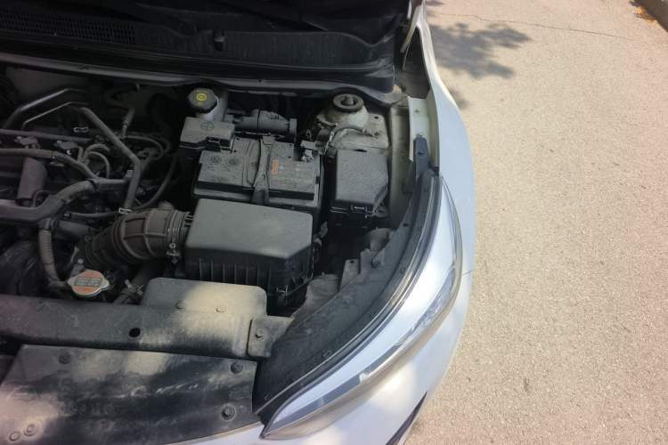 Used Kia kx1 Stonic 2021 1.4L CVT Sunroof Model Engine Bay Left