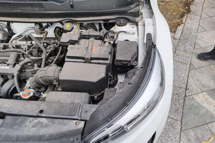 Used Kia kx1 Stonic 2021 1.4L Automatic Fun Edition Engine Bay Left