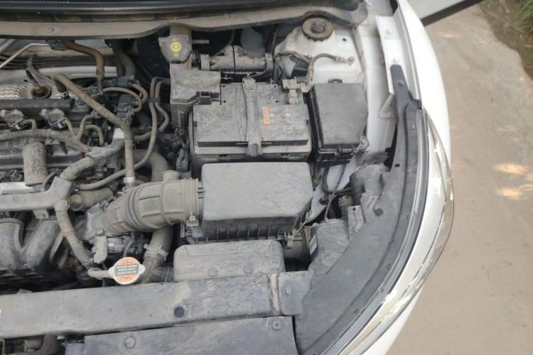 Used Kia kx1 Stonic 2021 1.4L CVT Fun & Sunroof Model Engine Bay Left