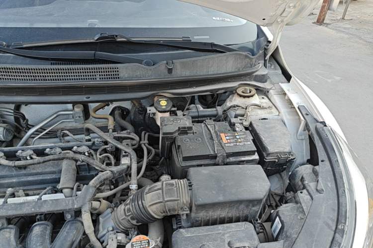Used Kia kx1 Stonic 2021 1.4L CVT Fun Edition Engine Bay Left
