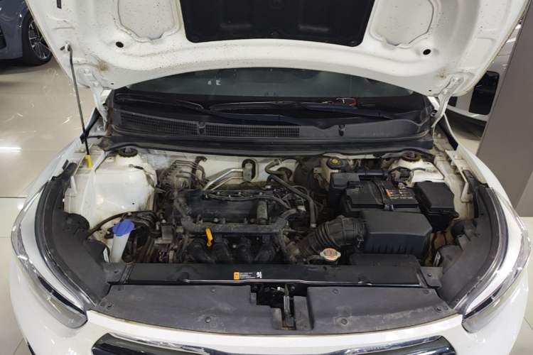 Used Kia kx1 Stonic 2021 1.4L CVT Fun Edition Engine Bay