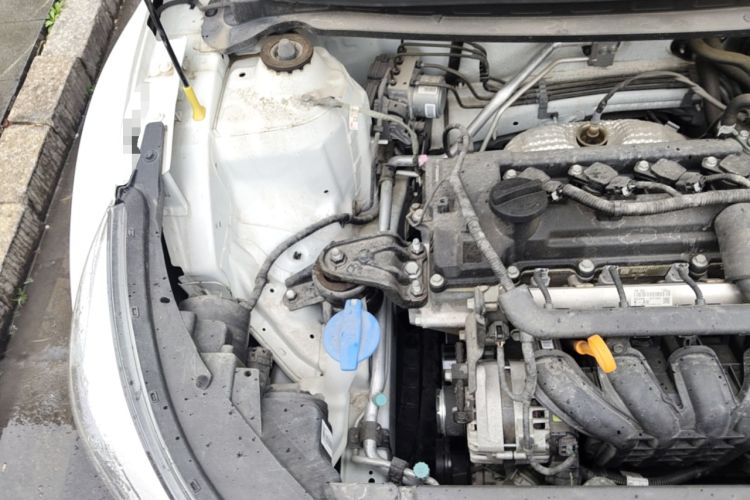 Used Kia kx1 Stonic 2021 1.4L CVT Fun & Sunroof Model Engine Bay Right
