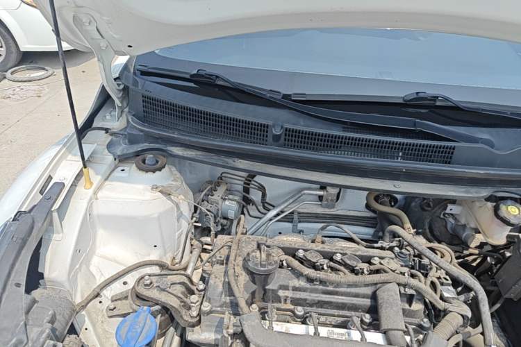 Used Kia kx1 Stonic 2021 1.4L CVT Sunroof Model Engine Bay Right
