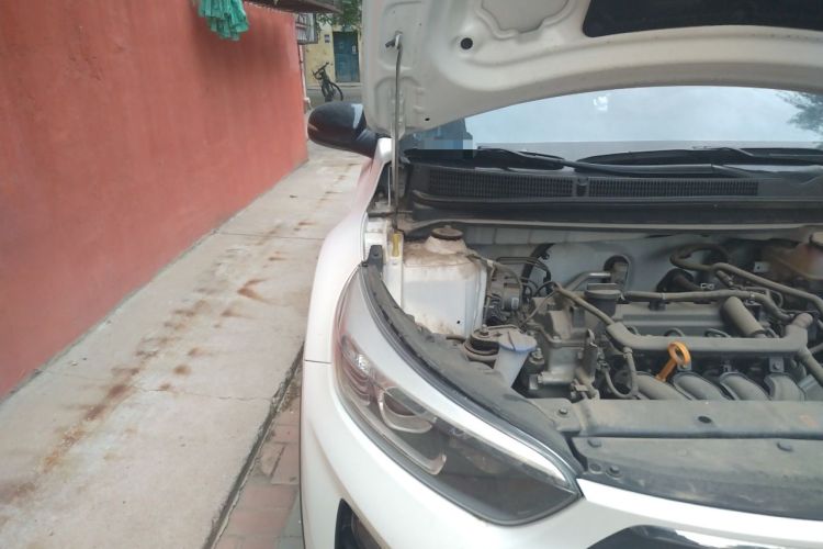 Used Kia kx1 Stonic 2021 1.4L CVT Sunroof Model Engine Bay Right