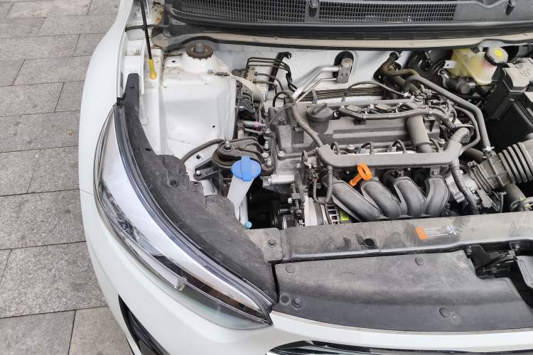 Used Kia kx1 Stonic 2021 1.4L Automatic Fun Edition Engine Bay Right