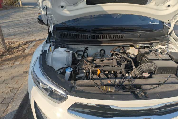 Used Kia kx1 Stonic 2021 1.4L CVT Fun & Sunroof Model Engine Bay Right