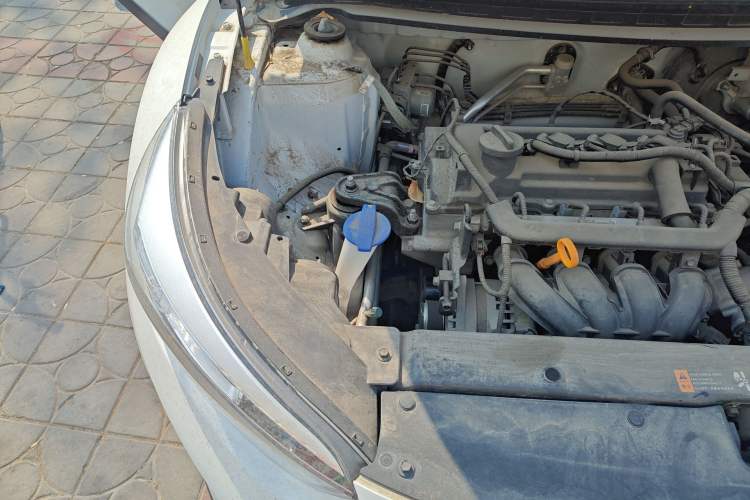 Used Kia kx1 Stonic 2021 1.4L CVT Fun & Sunroof Model Engine Bay Right