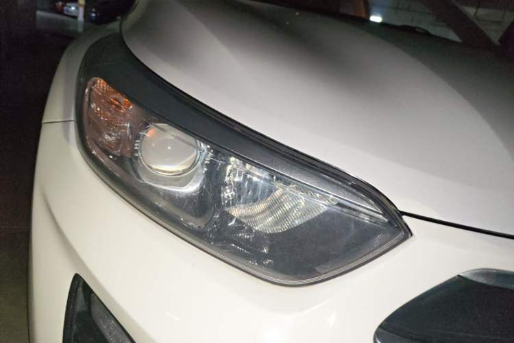 Used Kia kx1 Stonic 2021 1.4L Automatic Fun Edition Engine Bay Right