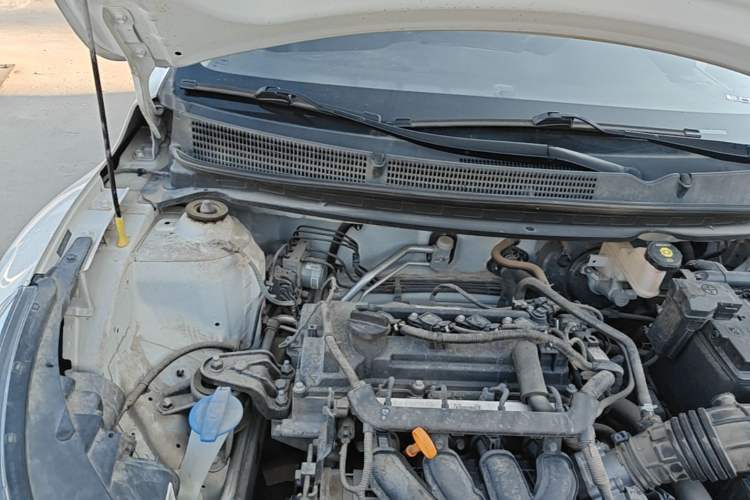 Used Kia kx1 Stonic 2021 1.4L CVT Fun Edition Engine Bay Right