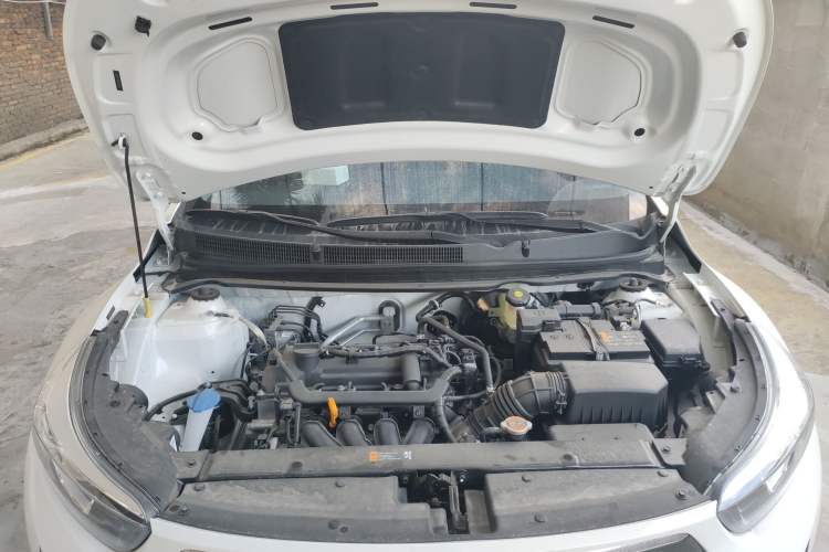 Used Kia kx1 Stonic 2021 1.4L CVT Fun Edition Engine Bay