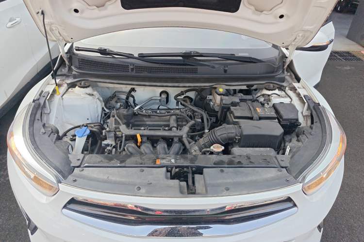 Used Kia kx1 Stonic 2021 1.4L CVT Fun Edition Engine Bay