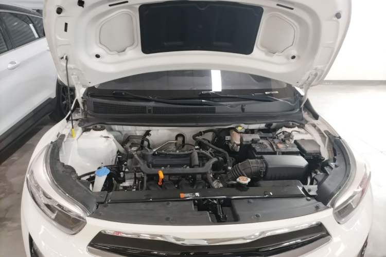 Used Kia kx1 Stonic 2021 1.4L CVT Fun Edition Engine Bay