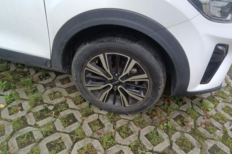 Used Kia kx1 Stonic 2021 1.4L CVT Fun & Sunroof Model Exterior 1