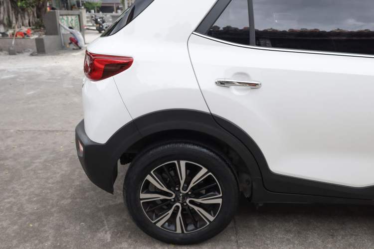 Used Kia kx1 Stonic 2021 1.4L CVT Fun & Sunroof Model Exterior 10