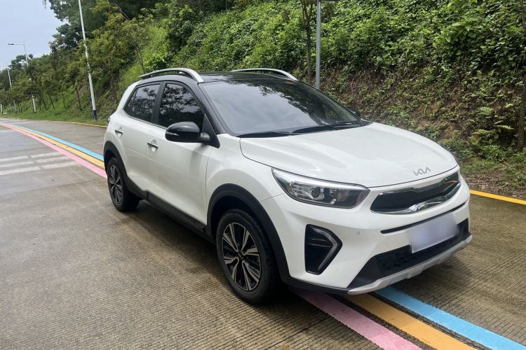 Used Kia kx1 Stonic 2021 1.4L CVT Sunroof Model Exterior 2