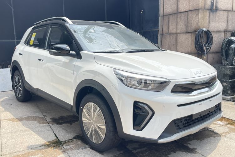 Used Kia kx1 Stonic 2021 1.4L CVT Sunroof Model Exterior 2