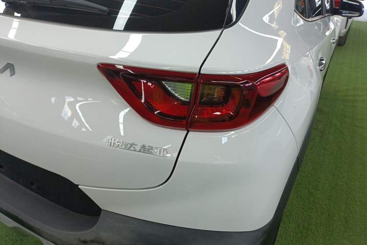 Used Kia kx1 Stonic 2021 1.4L CVT Sunroof Model Exterior 2