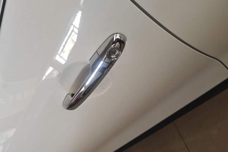 Used Kia kx1 Stonic 2021 1.4L CVT Fun Edition Exterior 2