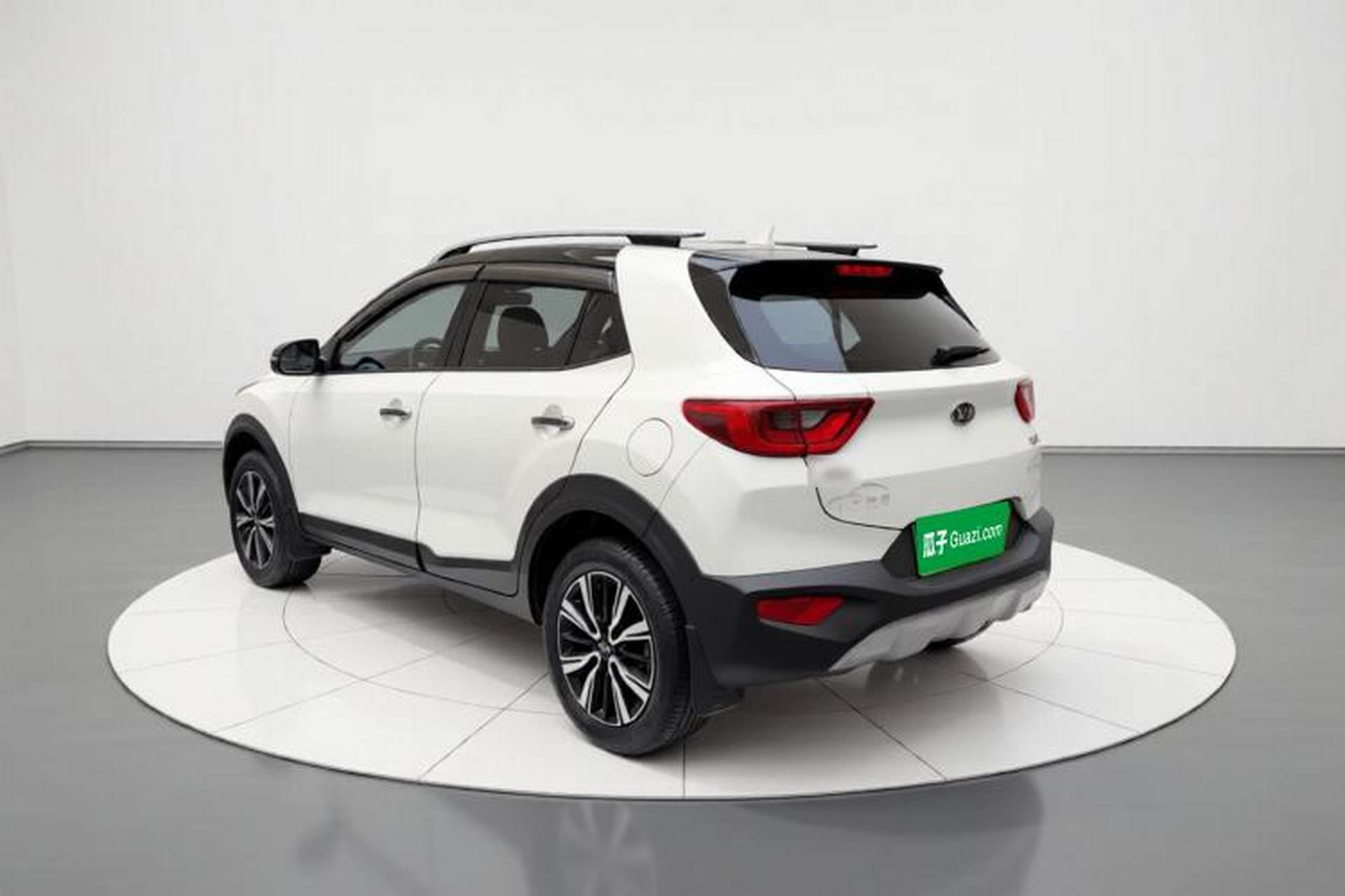 Used Kia kx1 Stonic 2021 1.4L CVT Fun & Sunroof Model Exterior 3