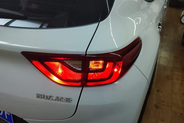 Used Kia kx1 Stonic 2021 1.4L CVT Sunroof Model Exterior 3