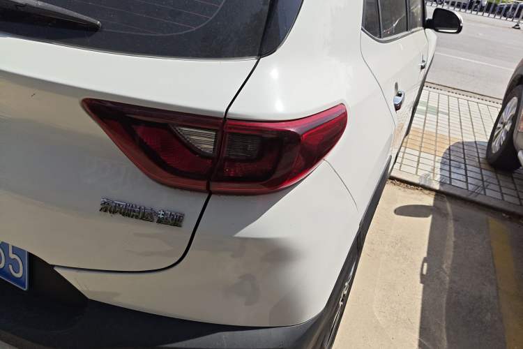 Used Kia kx1 Stonic 2021 1.4L Automatic Fun Edition Exterior 3