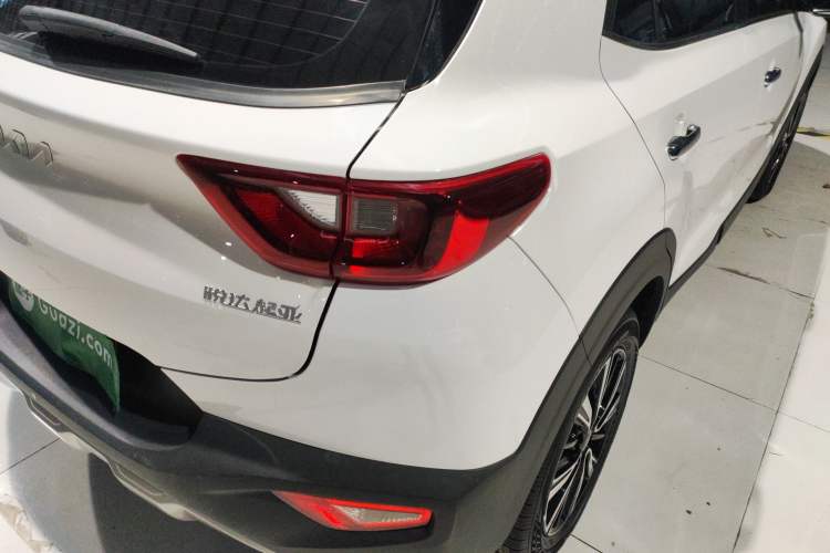 Used Kia kx1 Stonic 2021 1.4L CVT Fun Edition Exterior 3