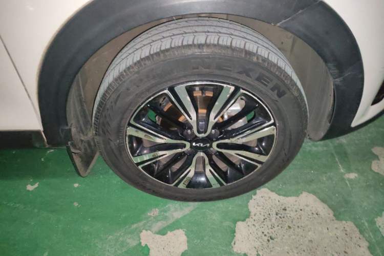 Used Kia kx1 Stonic 2021 1.4L CVT Fun Edition Exterior 4
