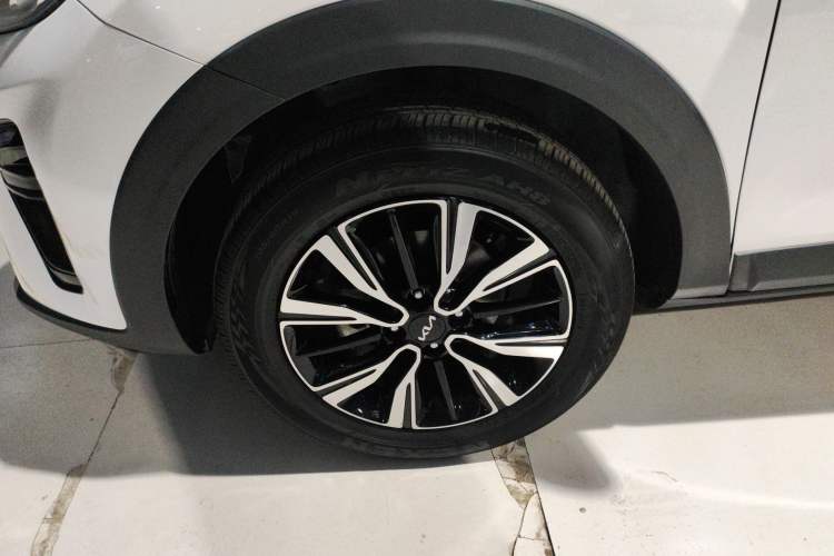 Used Kia kx1 Stonic 2021 1.4L CVT Fun Edition Exterior 4