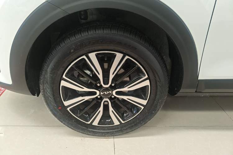 Used Kia kx1 Stonic 2021 1.4L CVT Fun Edition Exterior 4
