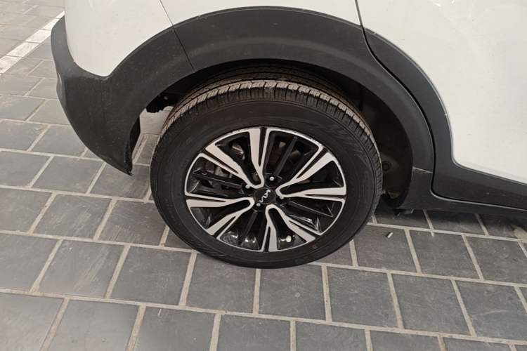 Used Kia kx1 Stonic 2021 1.4L CVT Fun Edition Exterior 5