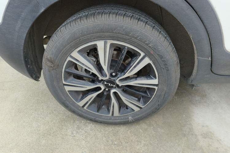 Used Kia kx1 Stonic 2021 1.4L CVT Sunroof Model Exterior 5