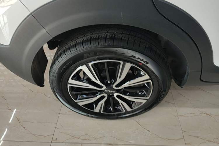 Used Kia kx1 Stonic 2021 1.4L CVT Fun Edition Exterior 5
