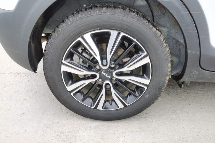 Used Kia kx1 Stonic 2021 1.4L CVT Sunroof Model Exterior 5