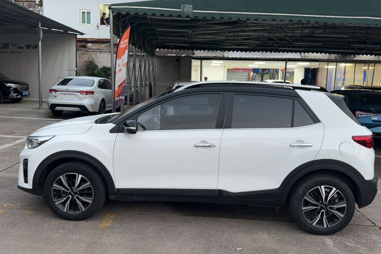Used Kia kx1 Stonic 2021 1.4L CVT Sunroof Model Exterior 5