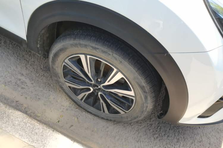 Used Kia kx1 Stonic 2021 1.4L CVT Fun Edition Exterior 7