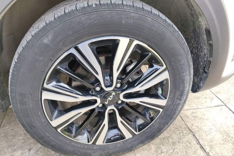 Used Kia kx1 Stonic 2021 1.4L CVT Sunroof Model Exterior 7