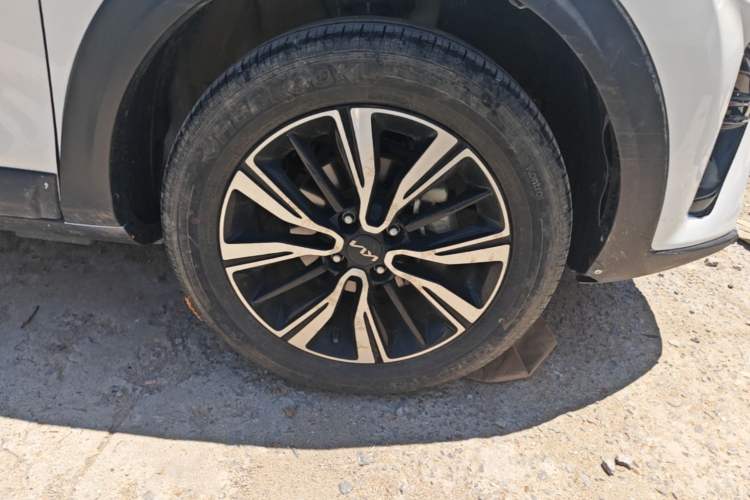Used Kia kx1 Stonic 2021 1.4L CVT Fun Edition Exterior 7